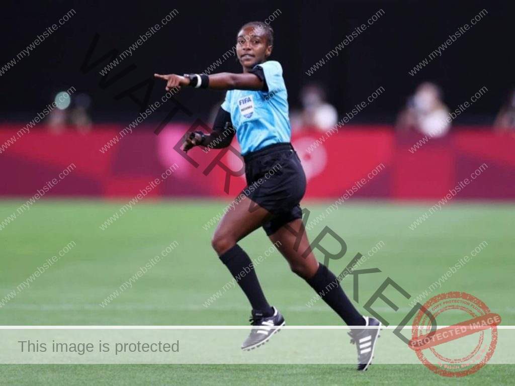 CAN-2022: Salima Mukansanga, Première Femme Arbitre Principale D'un ...