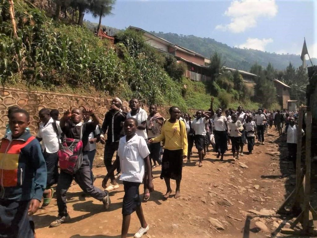 panique-cours-Bukombo-pétition-Masisi-Centre- élèves - Kabambare