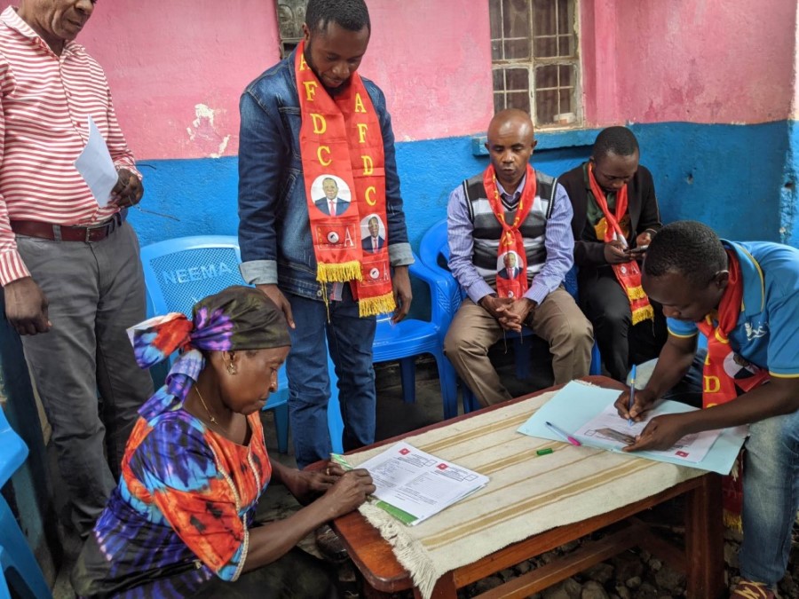 Bukavu : une centaine de personnes adhèrent à l’AFDC-A grâce au Dr Nanga Batende AFDC