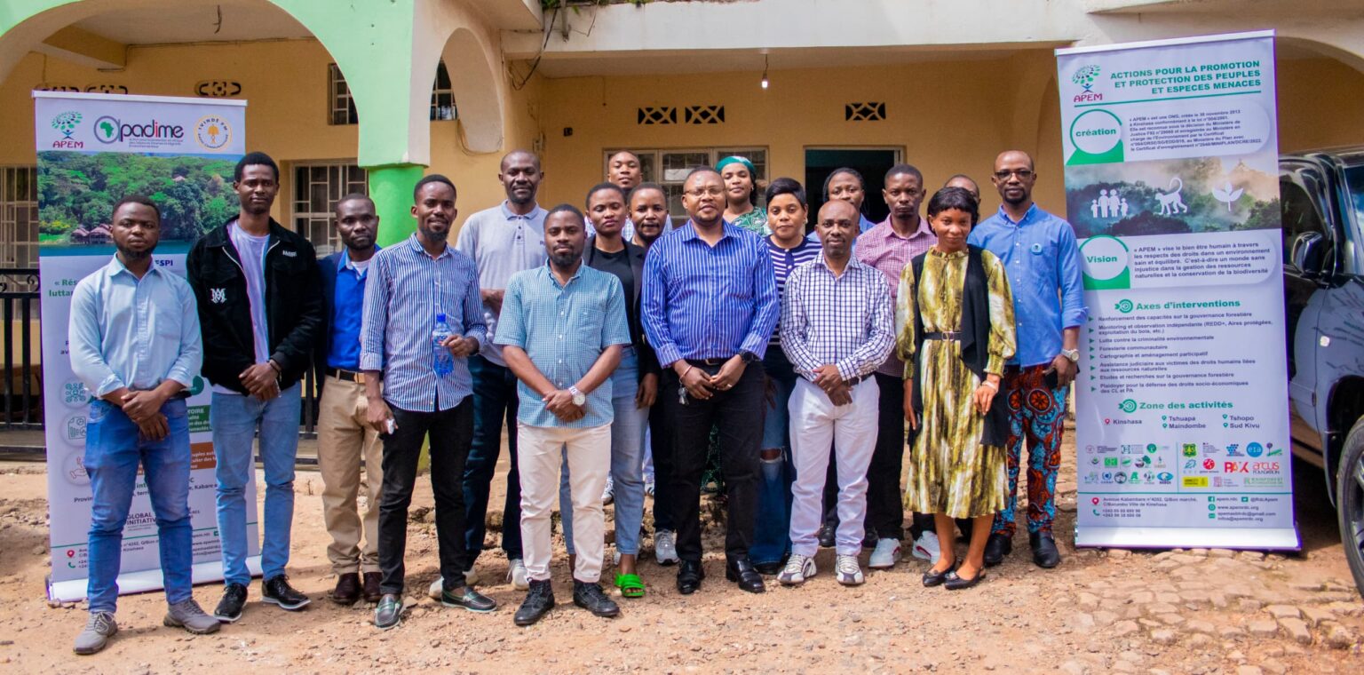 photo-de-famille-des-journalistes-en-formation-Bukavu
