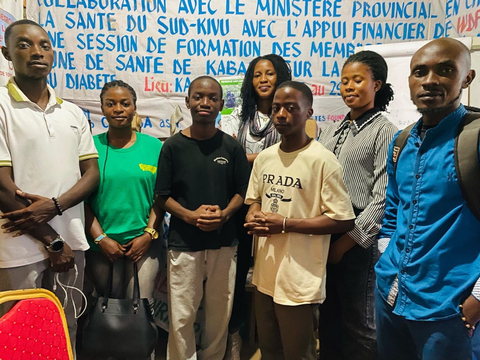 la Prunellerdc asbl rencontre les jeunes avec la conception et la fabrication locale d’une couveuse à rotation automatique pour l’élevage de poules