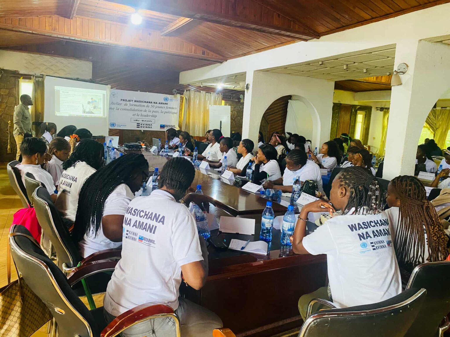 Wasichana na Amani : à Bukavu, Génération Épanouie clôture la deuxième session de formation sur la paix, la politique et le leadership Wasichana na Amani et Génération Épanouie