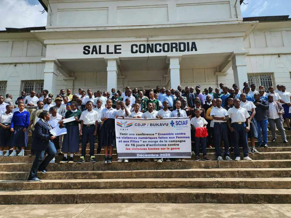 Bukavu : la CDJP sensibilise élèves et jeunes de Bukavu et Kabare sur les violences numériques dans le cadre des 16 jours d’activisme CDJP - Bukavu