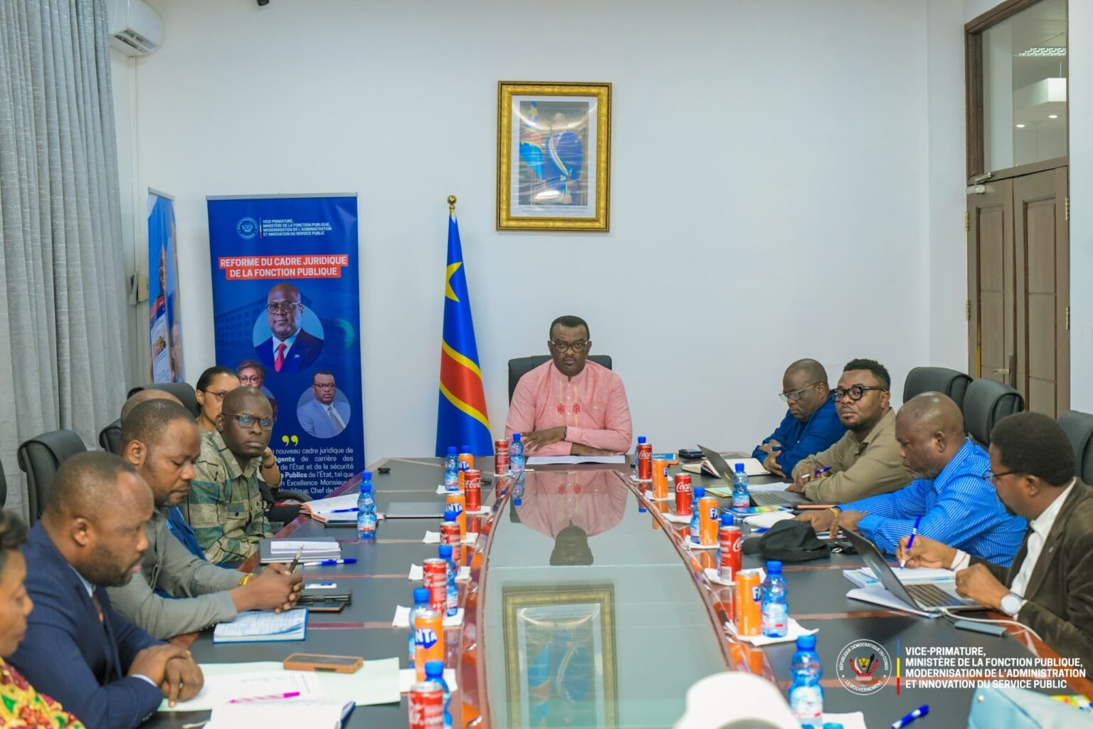 RDC : le Gouvernement ordonne le paiement intégral des arriérés et primes des enseignants M. Jean-Pierre @LihauEbua , Vice-Premier Ministre, Ministre de la Fonction Publique et Mme Raïssa @malu_raissa , Ministre d’État en charge de l’Éducation Nationale, de conduire une séance de travail tripartite avec les syndicats des enseignants, les experts sectoriels et les opérateurs de paie.