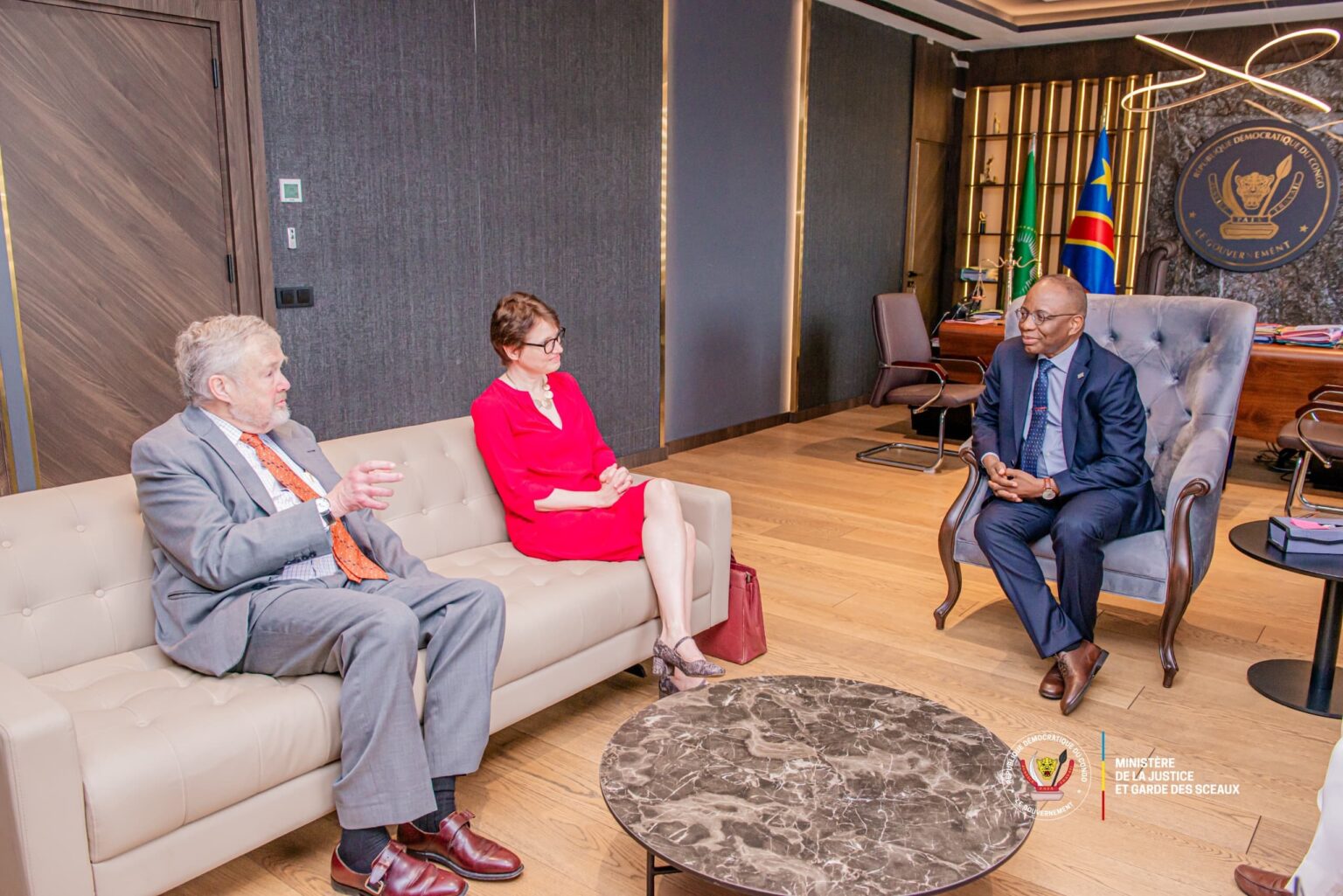 RDC-Royaume‑Uni : Guillaume Ngefa et Alyson King renforcent la coopération judiciaire et la lutte contre la corruption Guillaume Ngefa et Alyson King