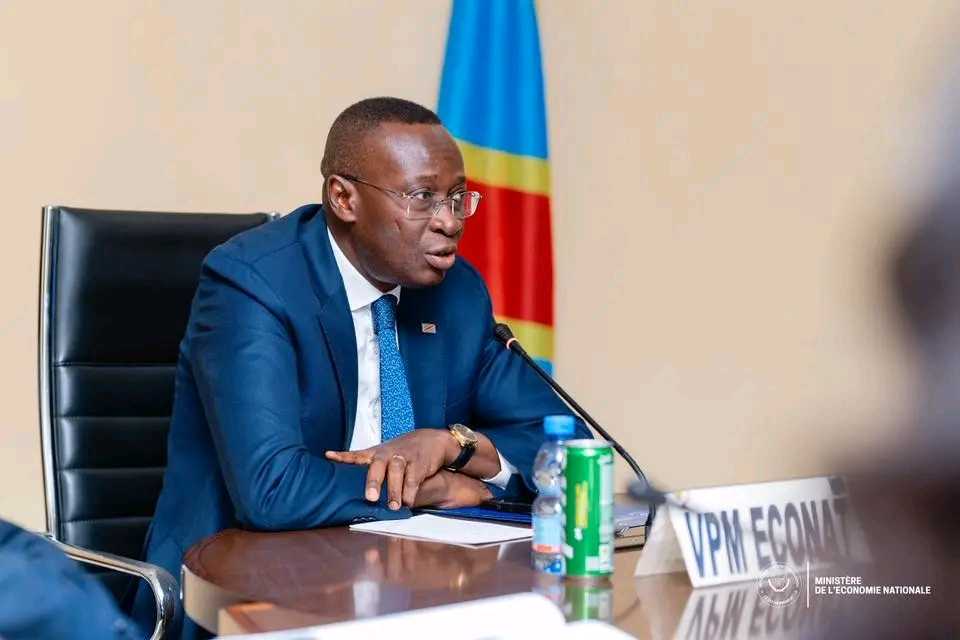 RDC : le gouvernement renforce le contrôle des opérateurs étrangers dans le commerce de détail Daniel Mukoko Samba
