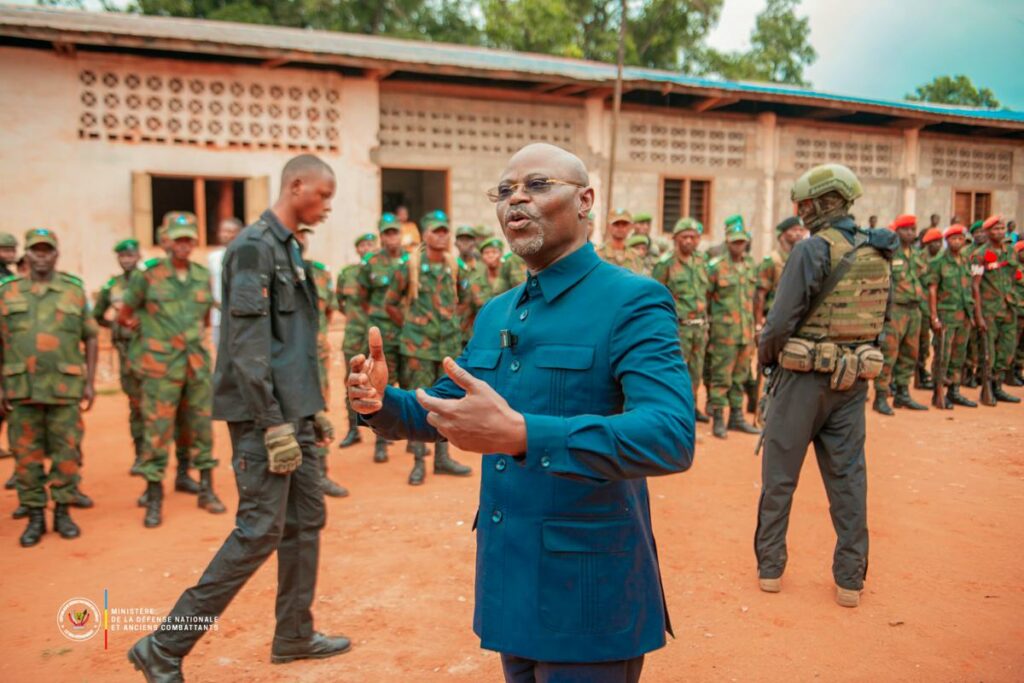 Le vice-Premier ministre en charge de la Défense nationale et des Anciens combattants, Guy Kabombo Muadiamvita