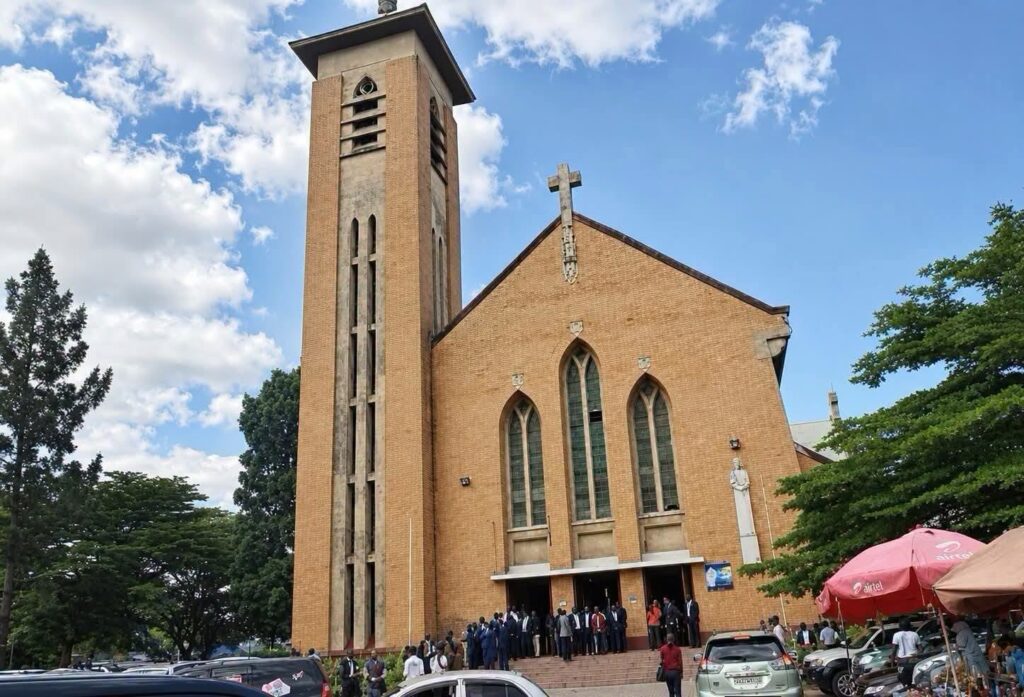 Kinshasa : l’Archidiocèse dénonce une occupation « sans autorisation » de l’espace devant l’Archevêché par des militants se réclamant de la Force du Progrès L’Archidiocèse de Kinshasa