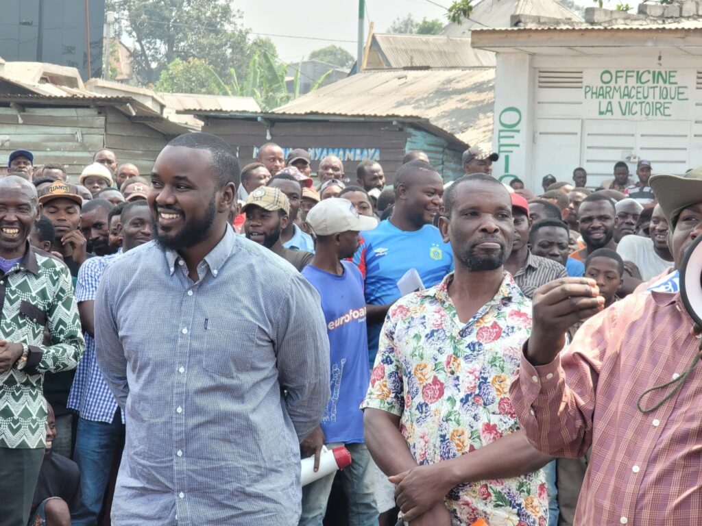 Nyiragongo : Le Mwami Butsitsi Kahembe IV échange avec la population de Kanyanja sur les défis de la localité Le Mwami Butsitsi Kahembe IV