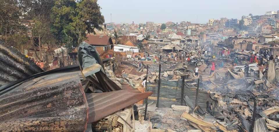 Bukavu : des morts et plus de 200 maisons consumées dans un nouvel incendie meurtrier à Nyalukemba Incendie à Luzibaa