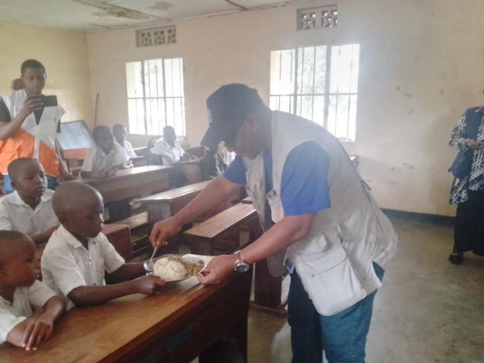 Rutshuru : le PAM relance la cantine scolaire à l’EP Kiwanja pour l’année 2026-2027 Programme alimentaire mondial (PAM)